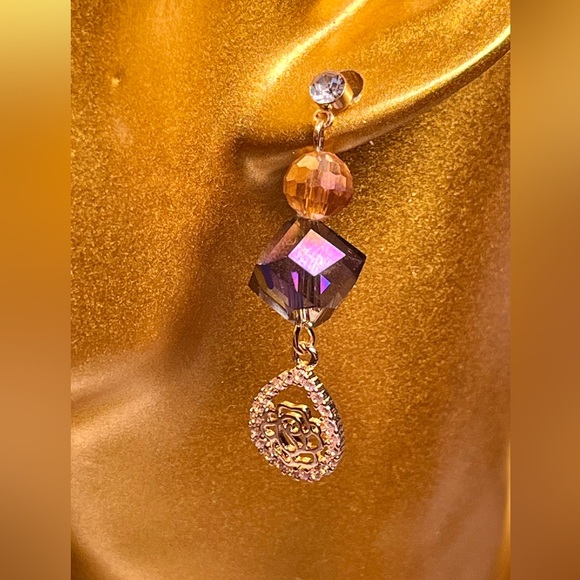 Long dangly charm earrings “ROSES” NWT - Picture 5 of 6